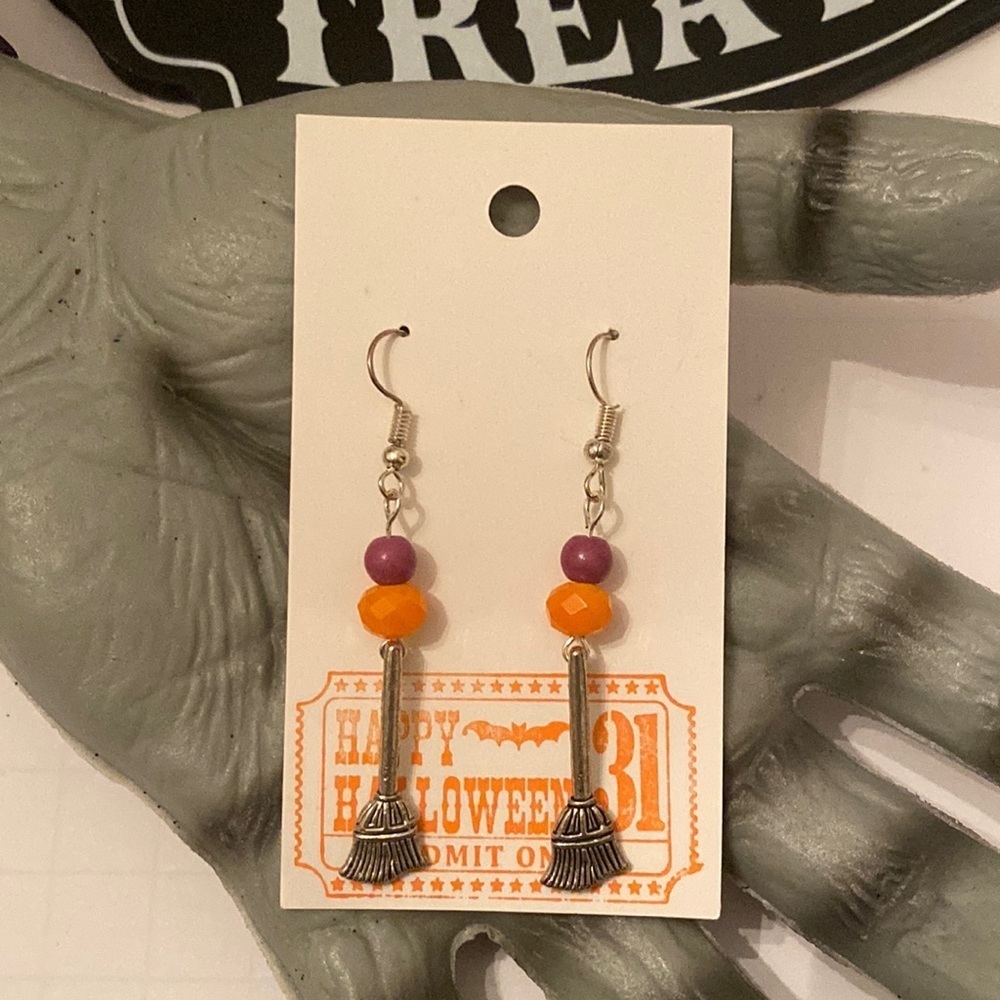 Halloween beaded earrings with charm - Handmade